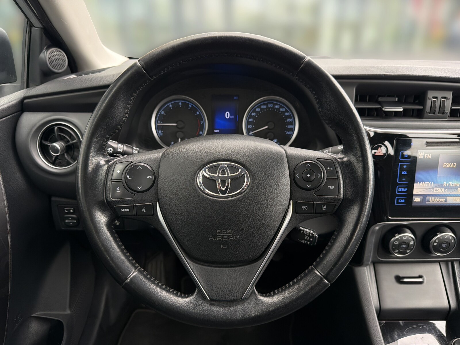 Toyota Corolla - zdjęcie 11