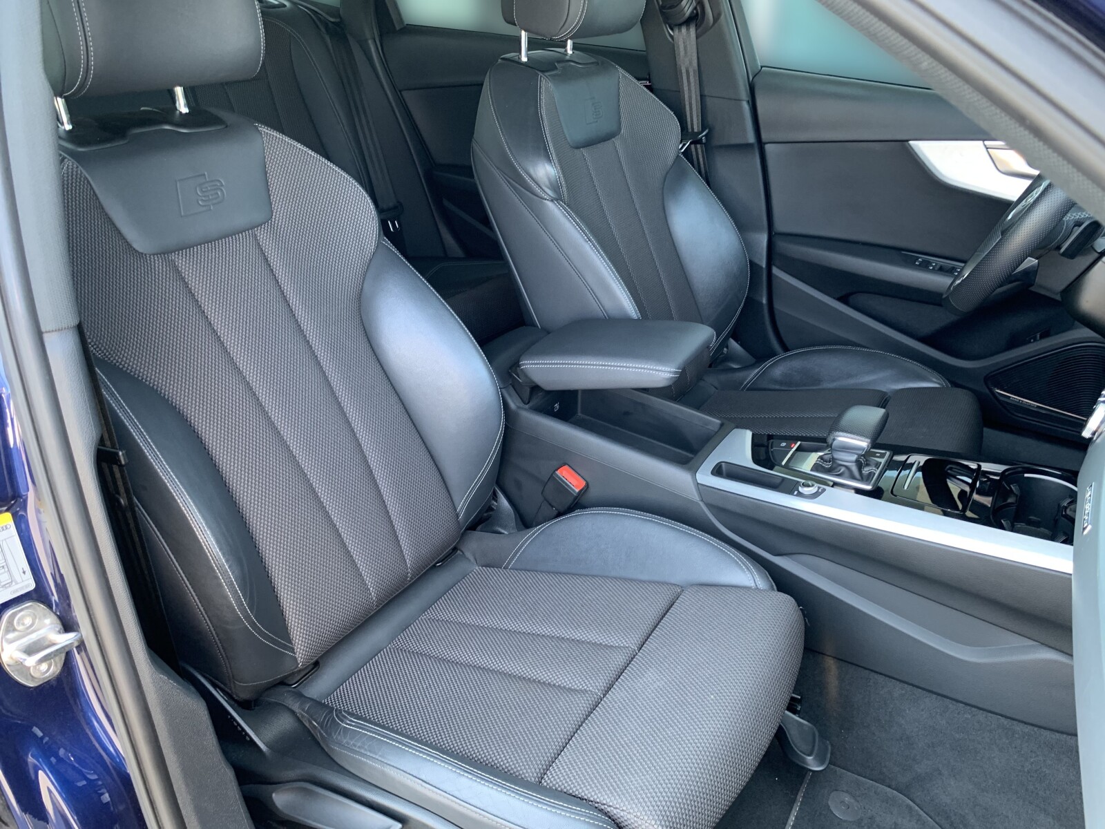 Audi A4 Limousine - zdjęcie 13