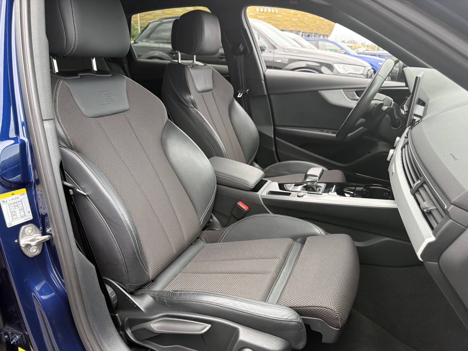 Audi A4 Limousine - zdjęcie 19