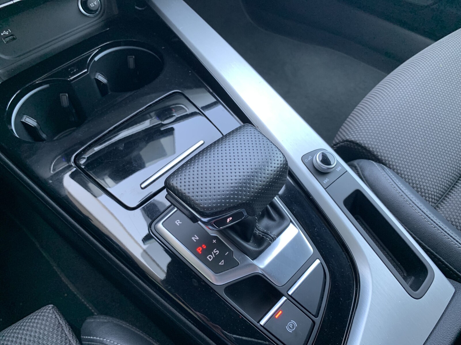 Audi A4 Limousine - zdjęcie 22