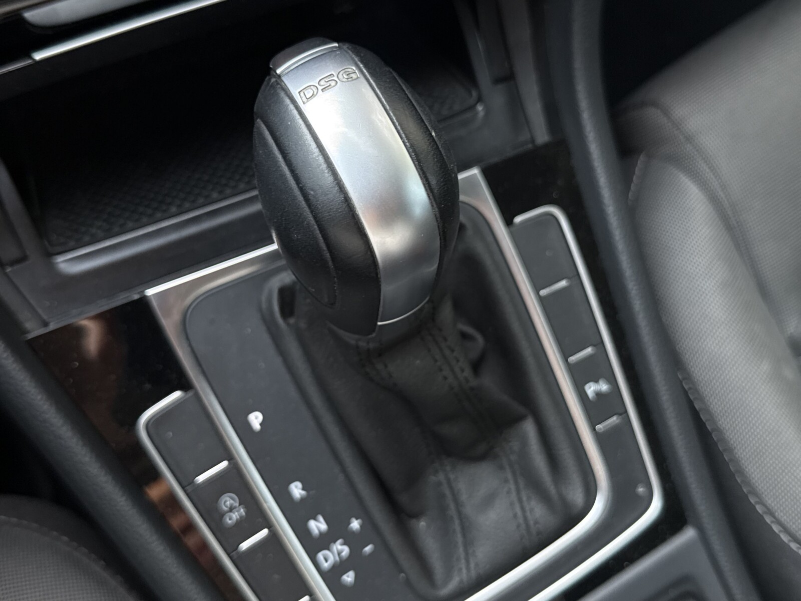 Volkswagen Golf Variant - zdjęcie 19