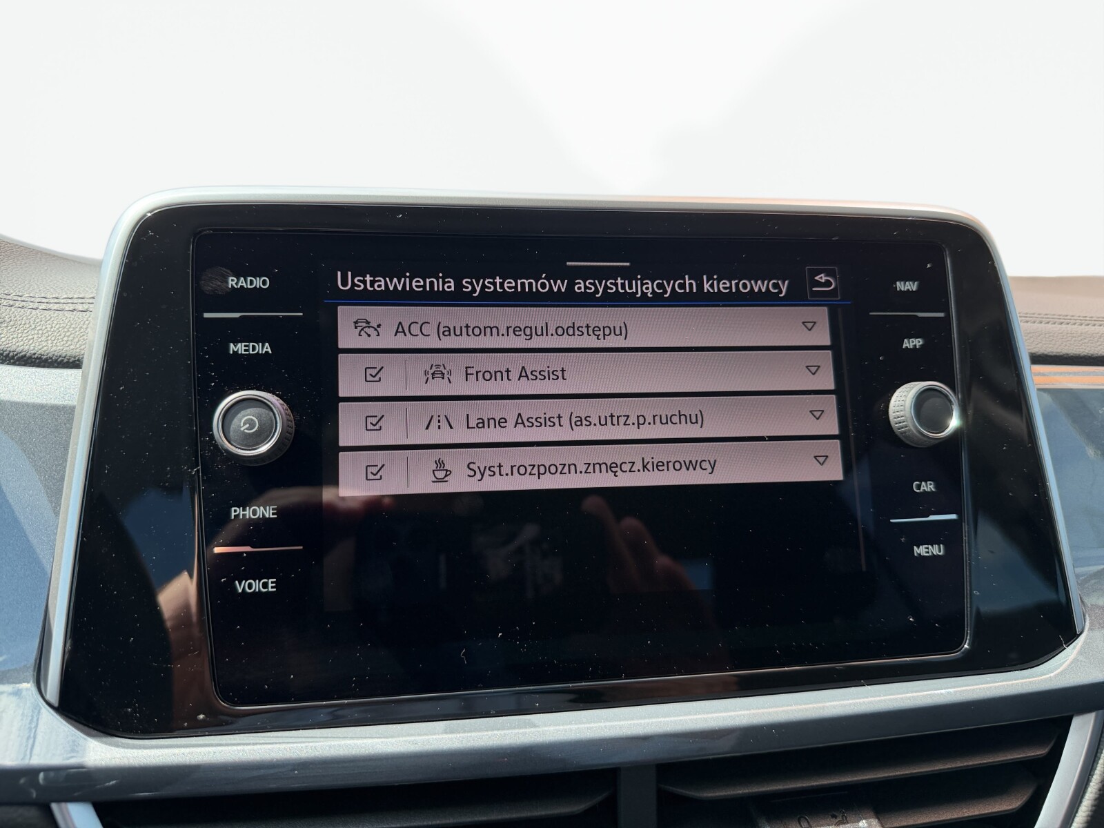 Volkswagen T-Roc - zdjęcie 27