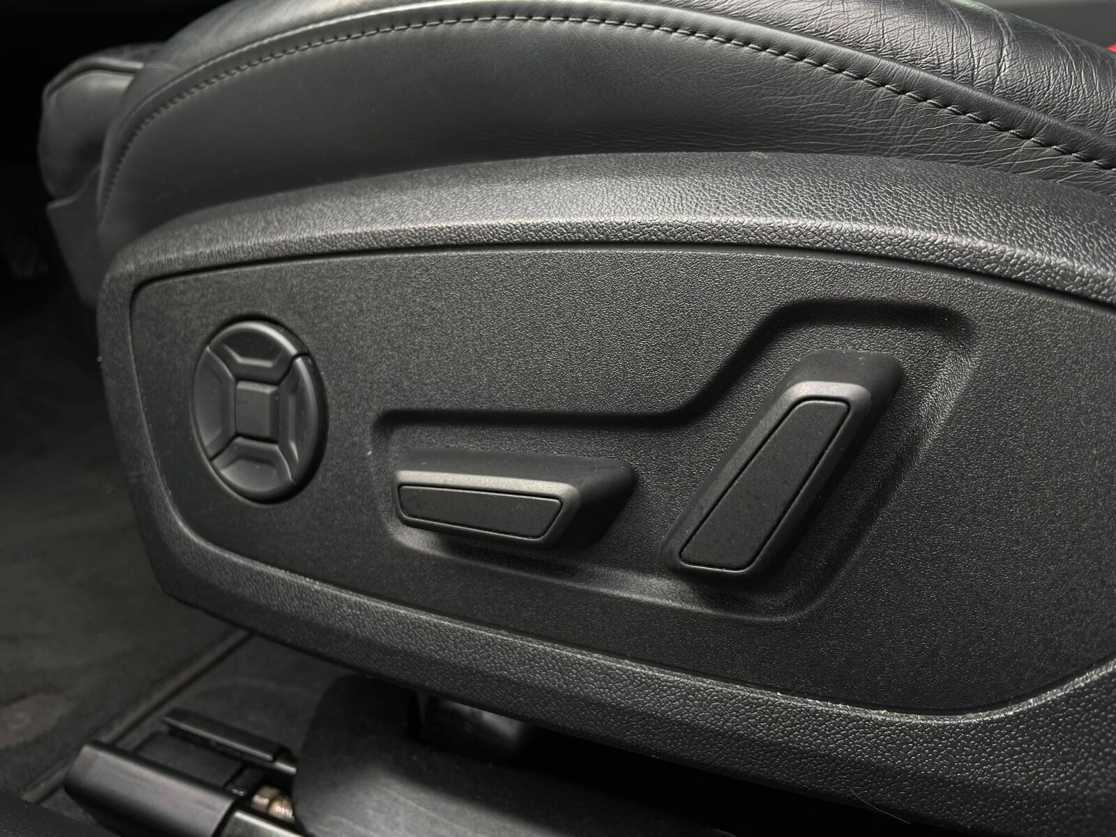 Audi A6 Limousine - zdjęcie 19