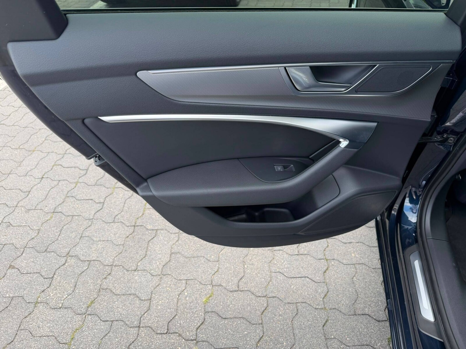 Audi A6 Avant - zdjęcie 10