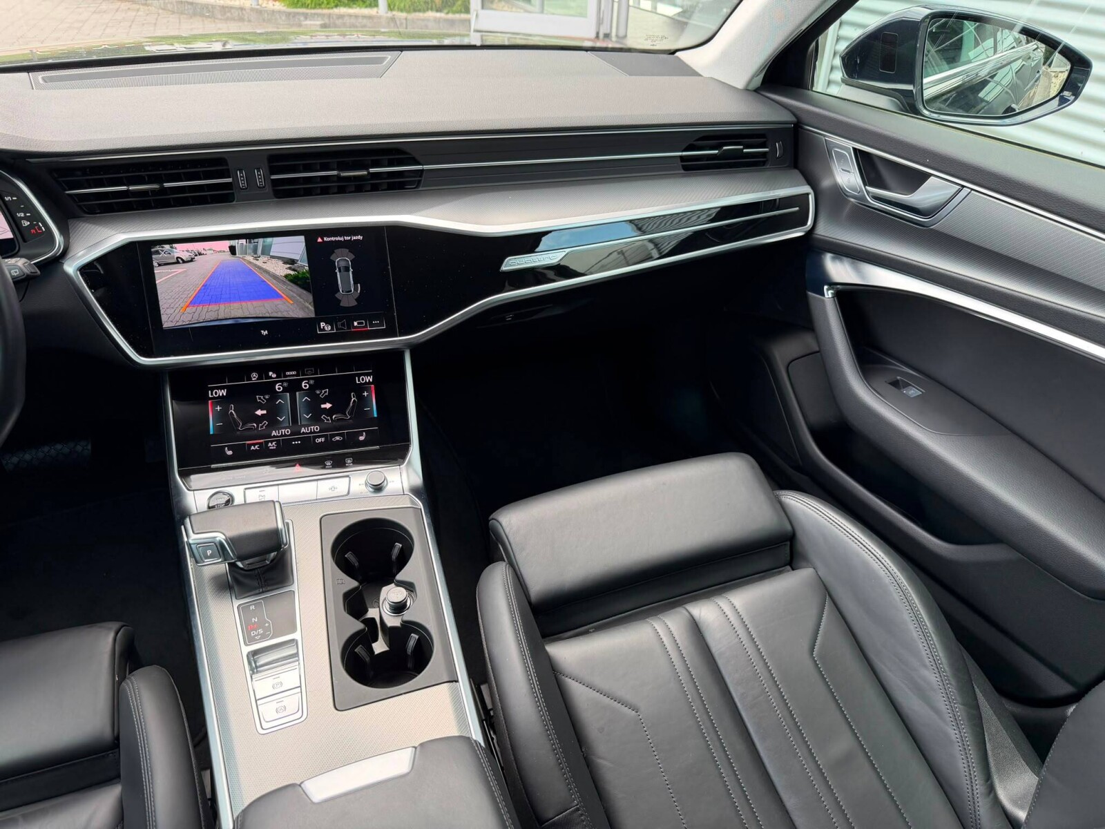 Audi A6 Avant - zdjęcie 16