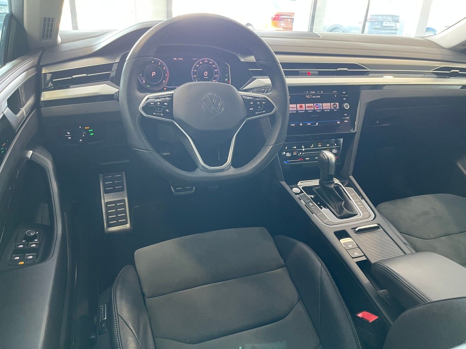 Volkswagen Arteon - zdjęcie 11