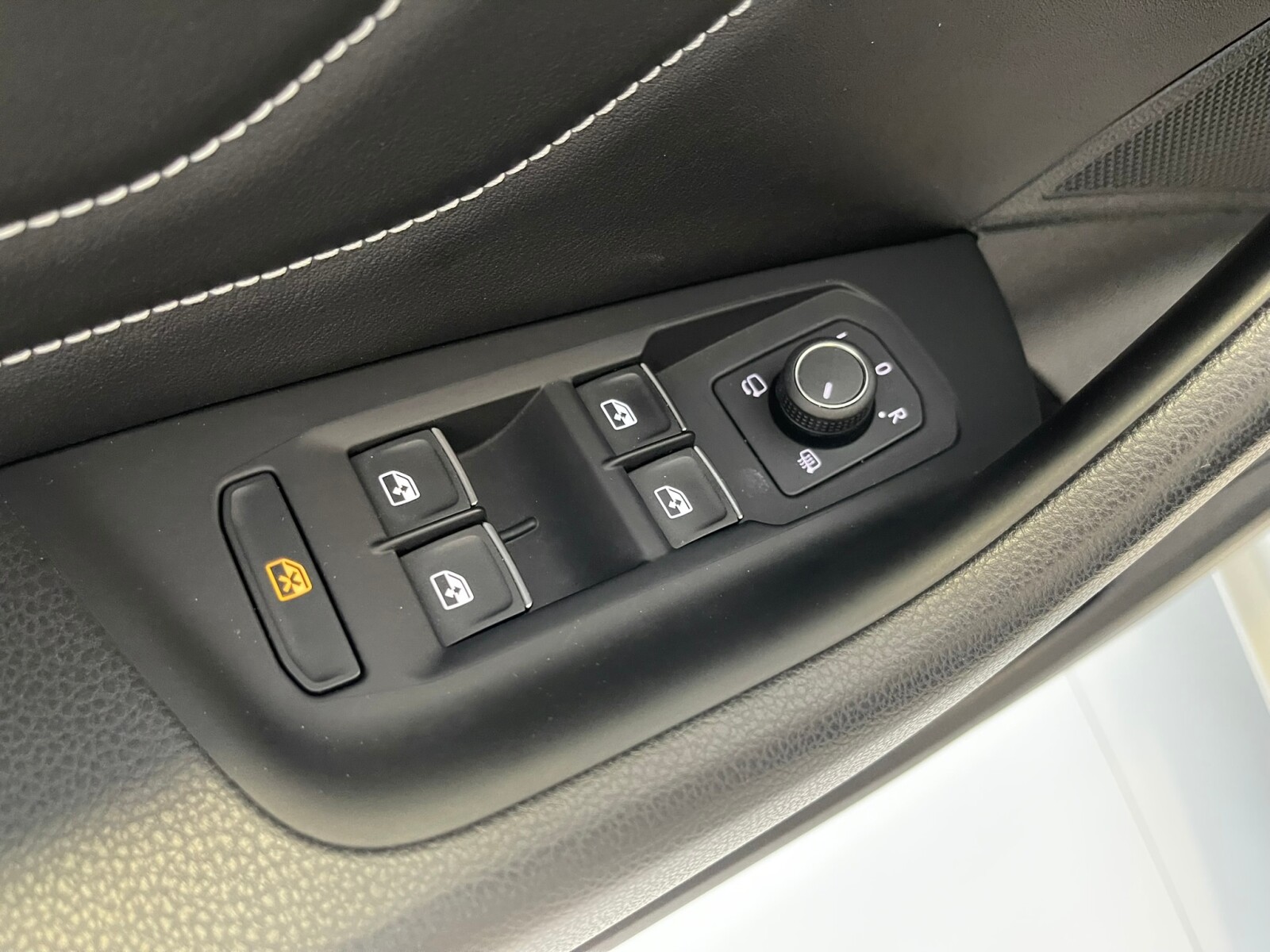 Volkswagen Arteon - zdjęcie 27