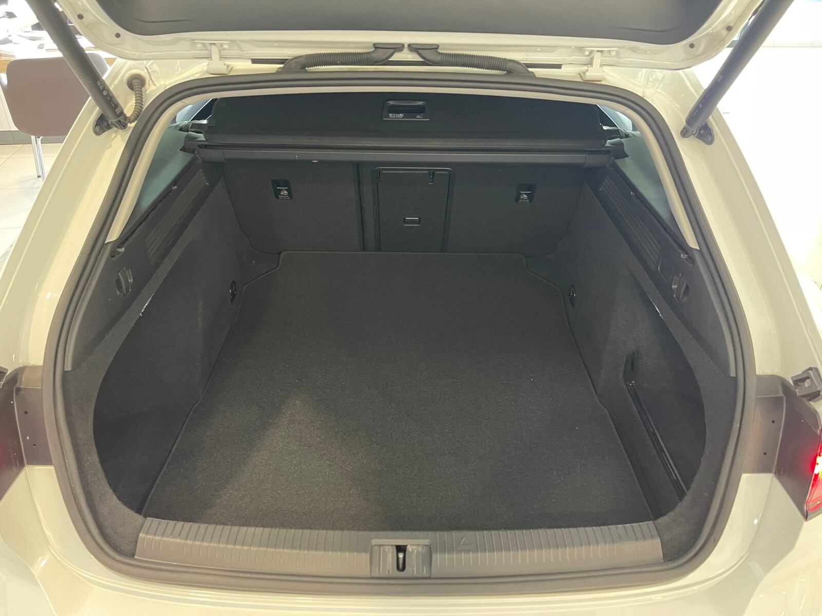 Volkswagen Arteon - zdjęcie 28