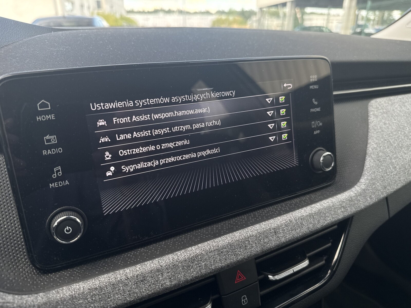 Škoda Kamiq - zdjęcie 17