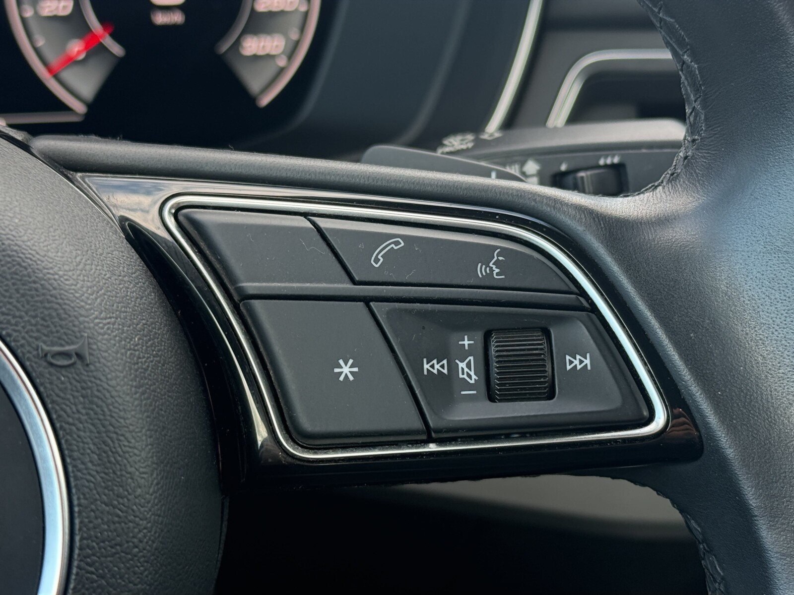 Audi A4 Limousine - zdjęcie 19