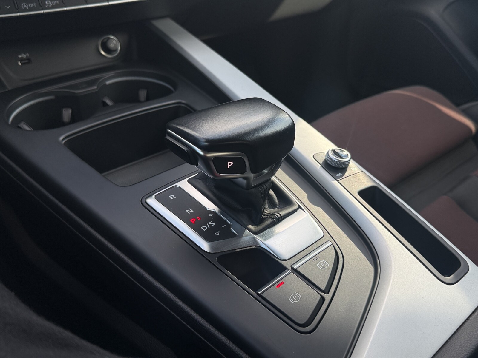Audi A4 Limousine - zdjęcie 26