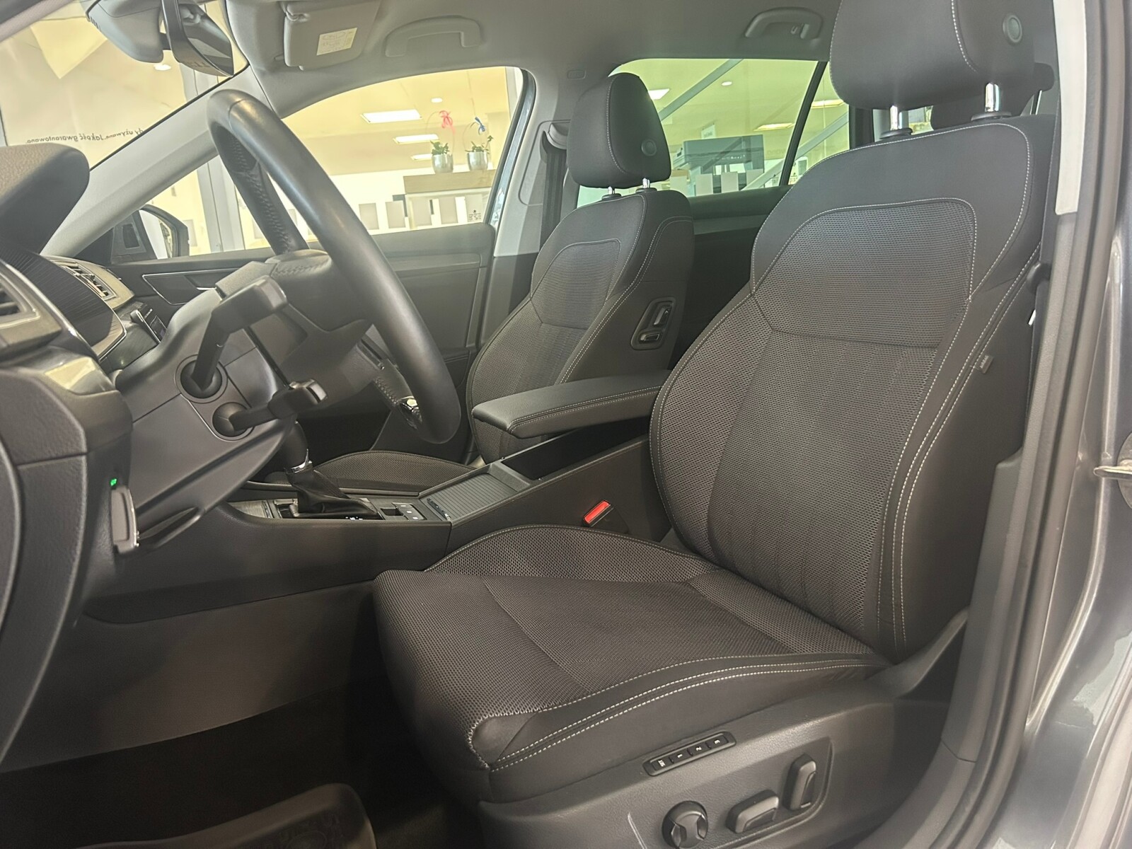 Škoda Superb Combi - zdjęcie 11