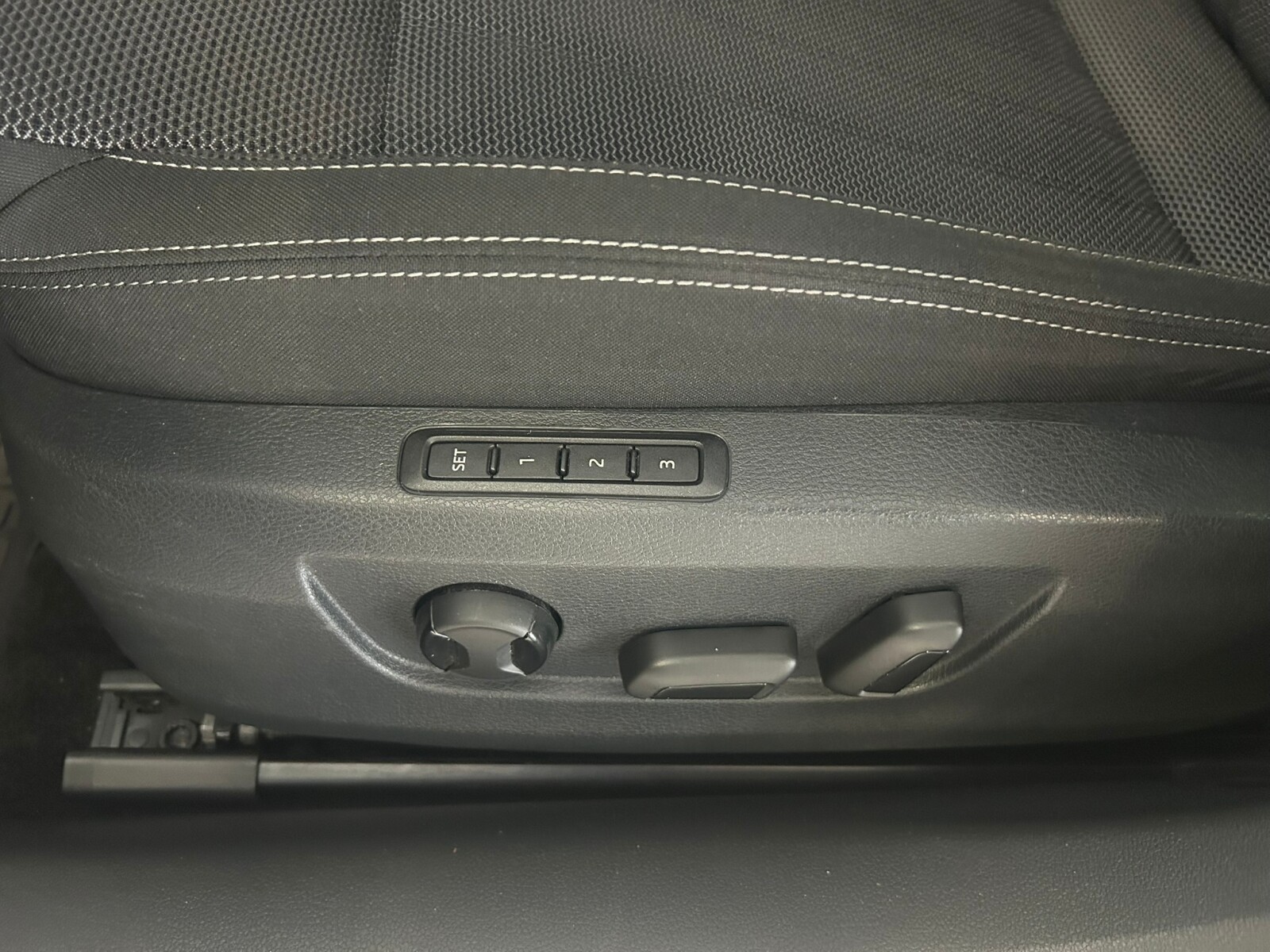 Škoda Superb Combi - zdjęcie 12