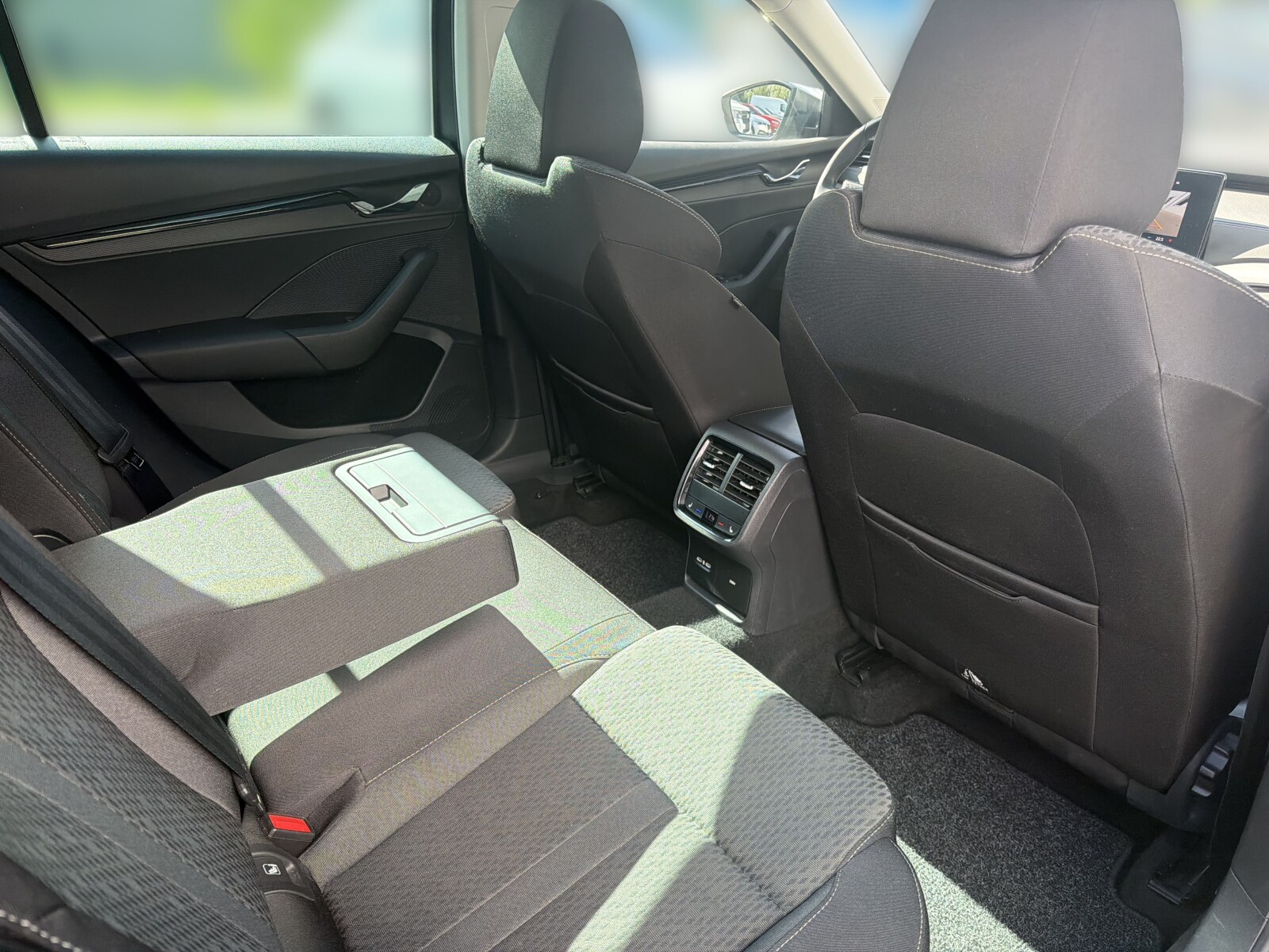 Škoda Octavia Combi - zdjęcie 12