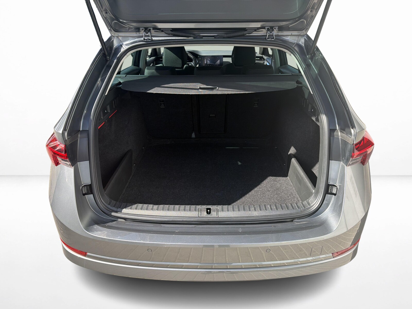 Škoda Octavia Combi - zdjęcie 11