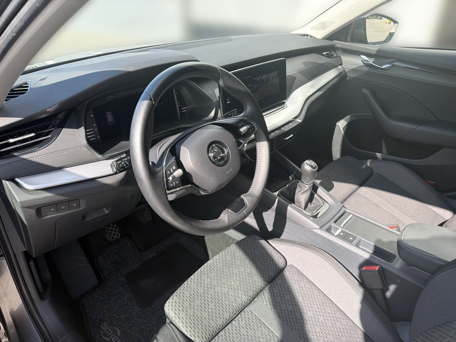 Škoda Octavia Combi - zdjęcie 32