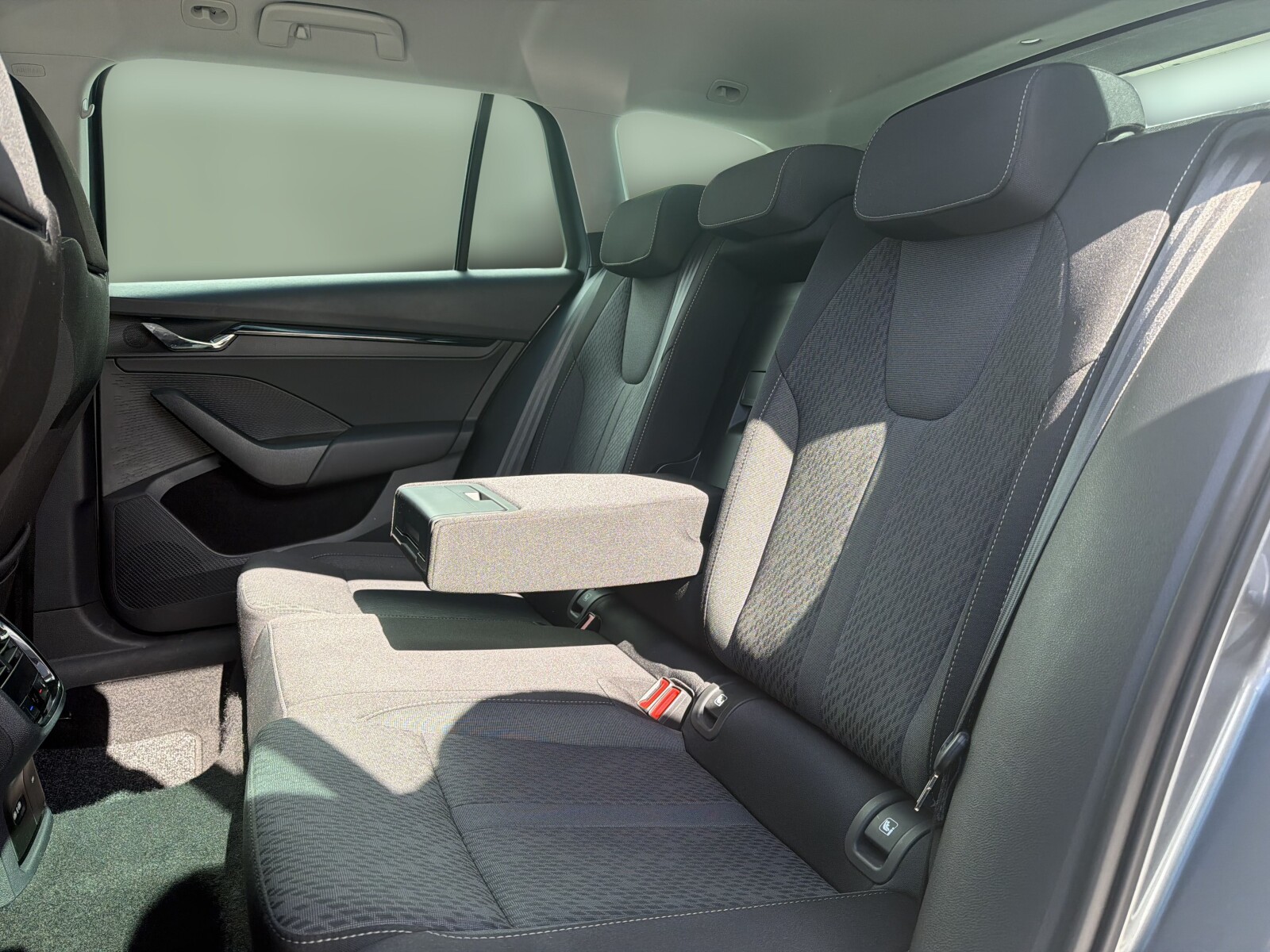 Škoda Octavia Combi - zdjęcie 10
