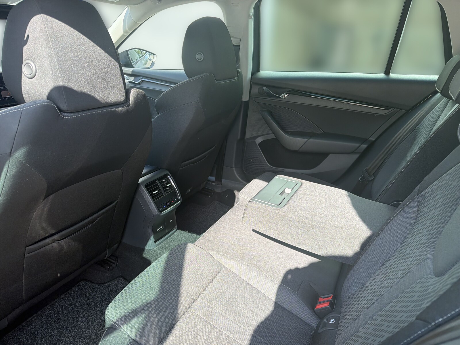 Škoda Octavia Combi - zdjęcie 9