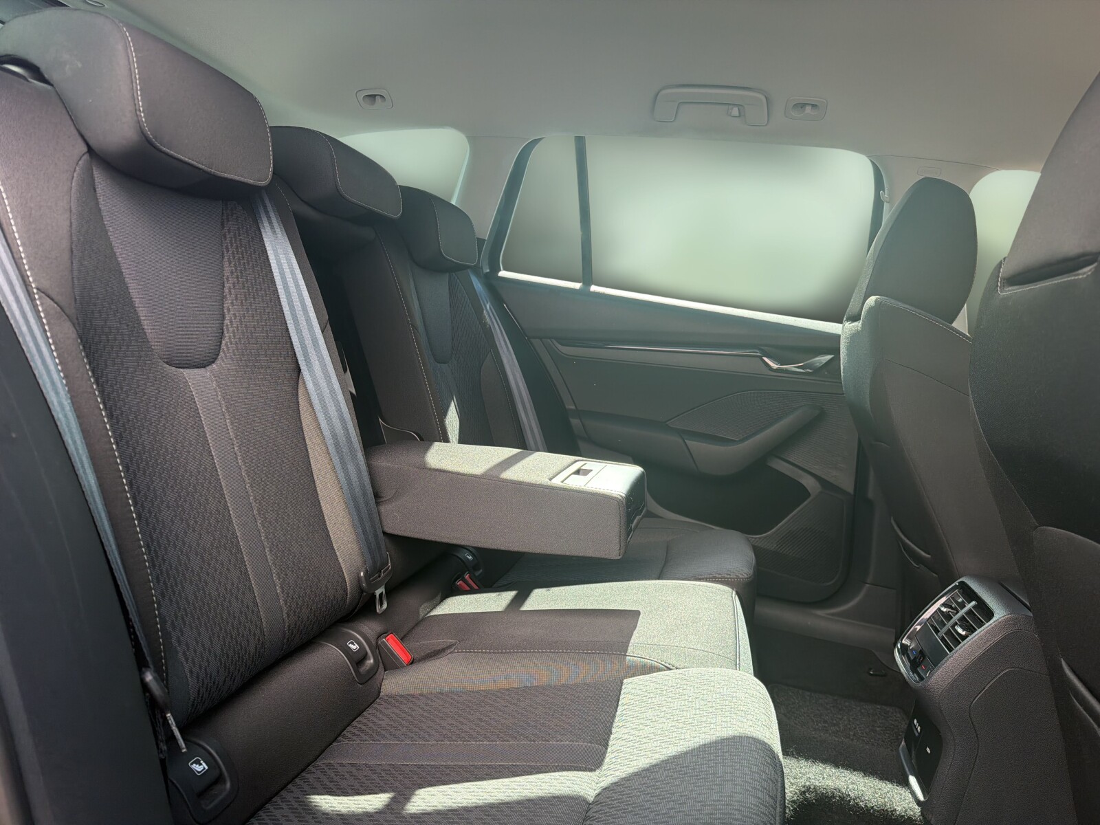 Škoda Octavia Combi - zdjęcie 13