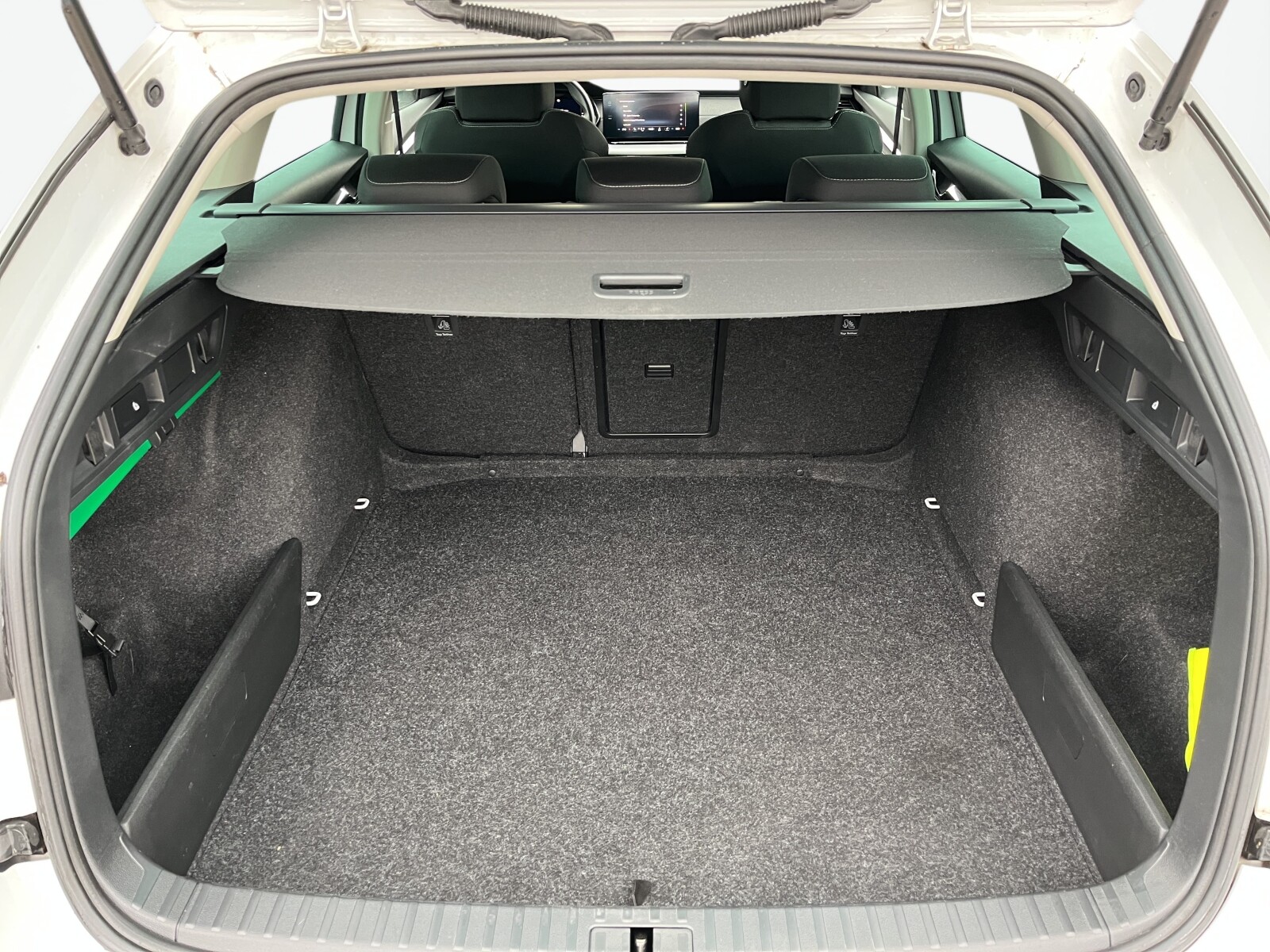 Škoda Octavia Combi - zdjęcie 16