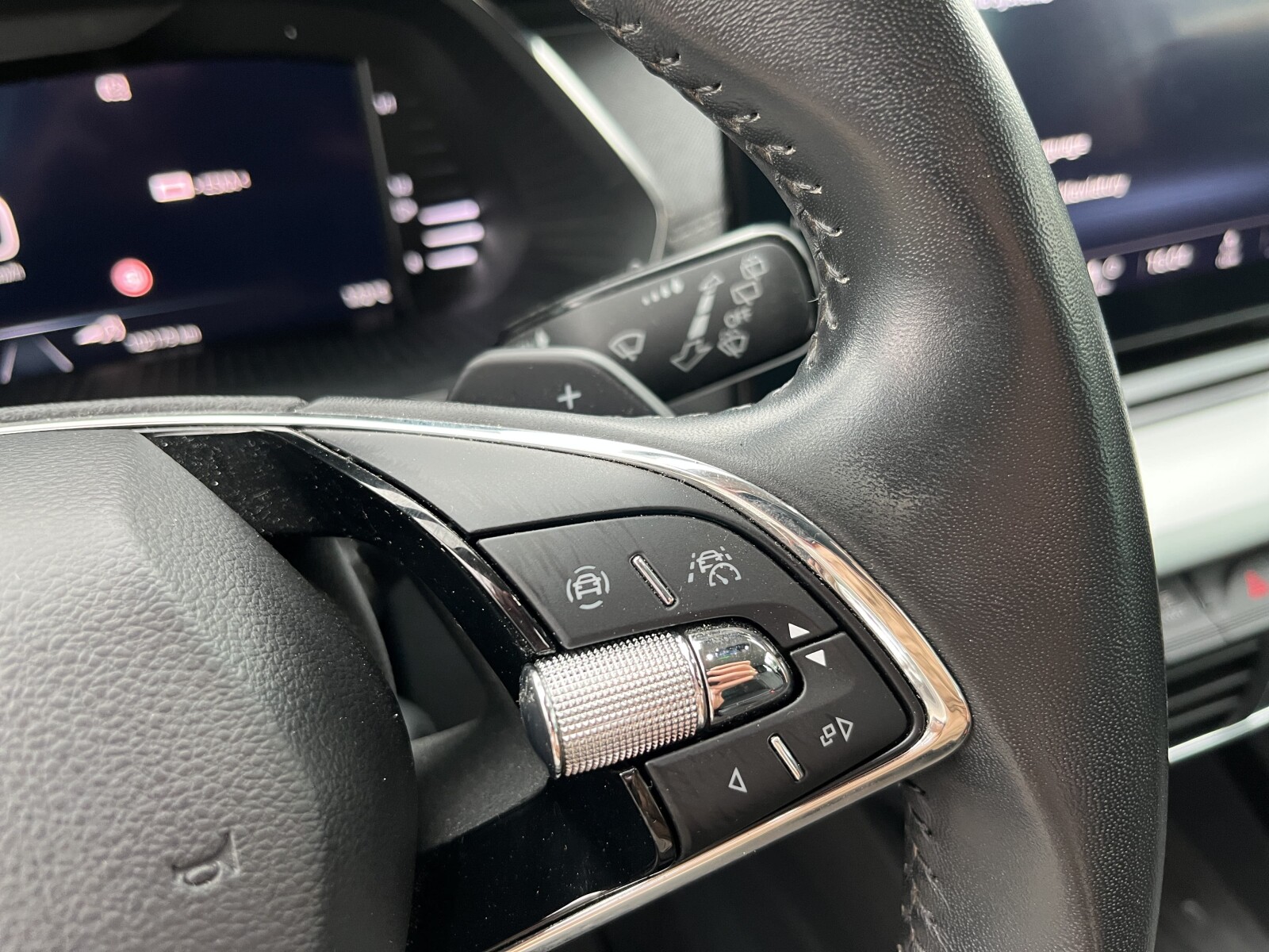 Škoda Octavia Combi - zdjęcie 25