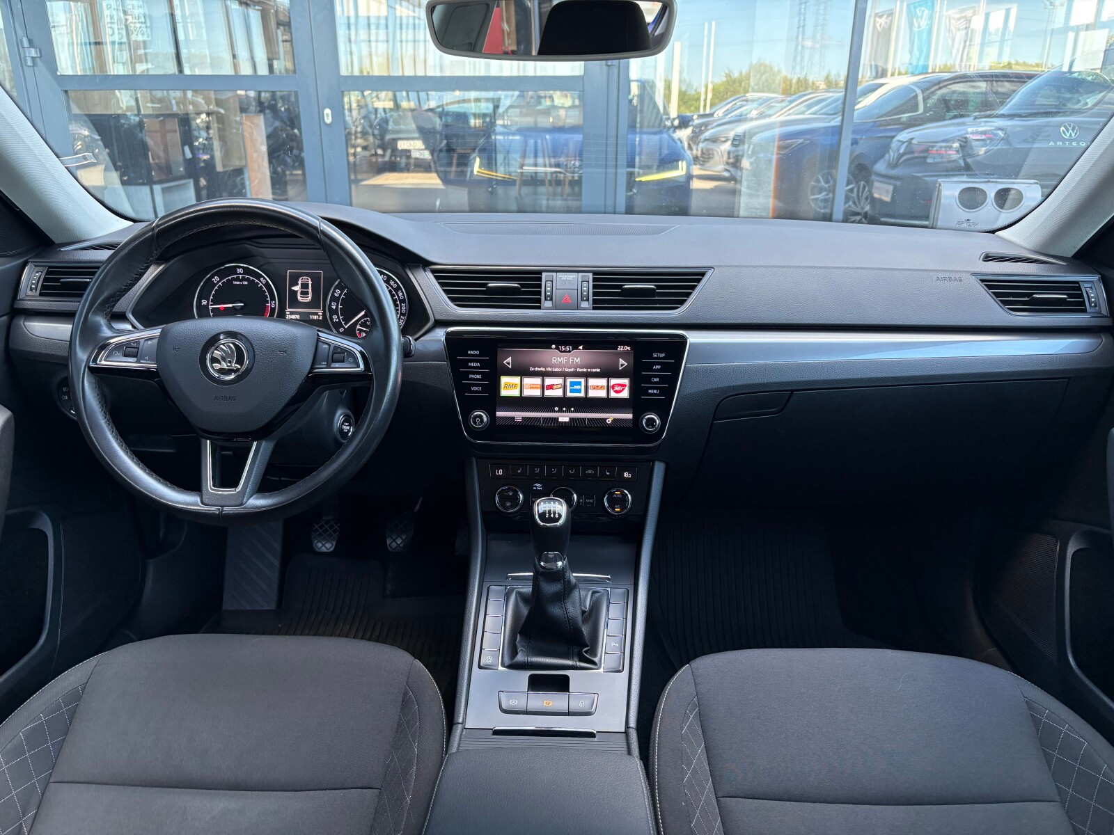 Škoda Superb - zdjęcie 9