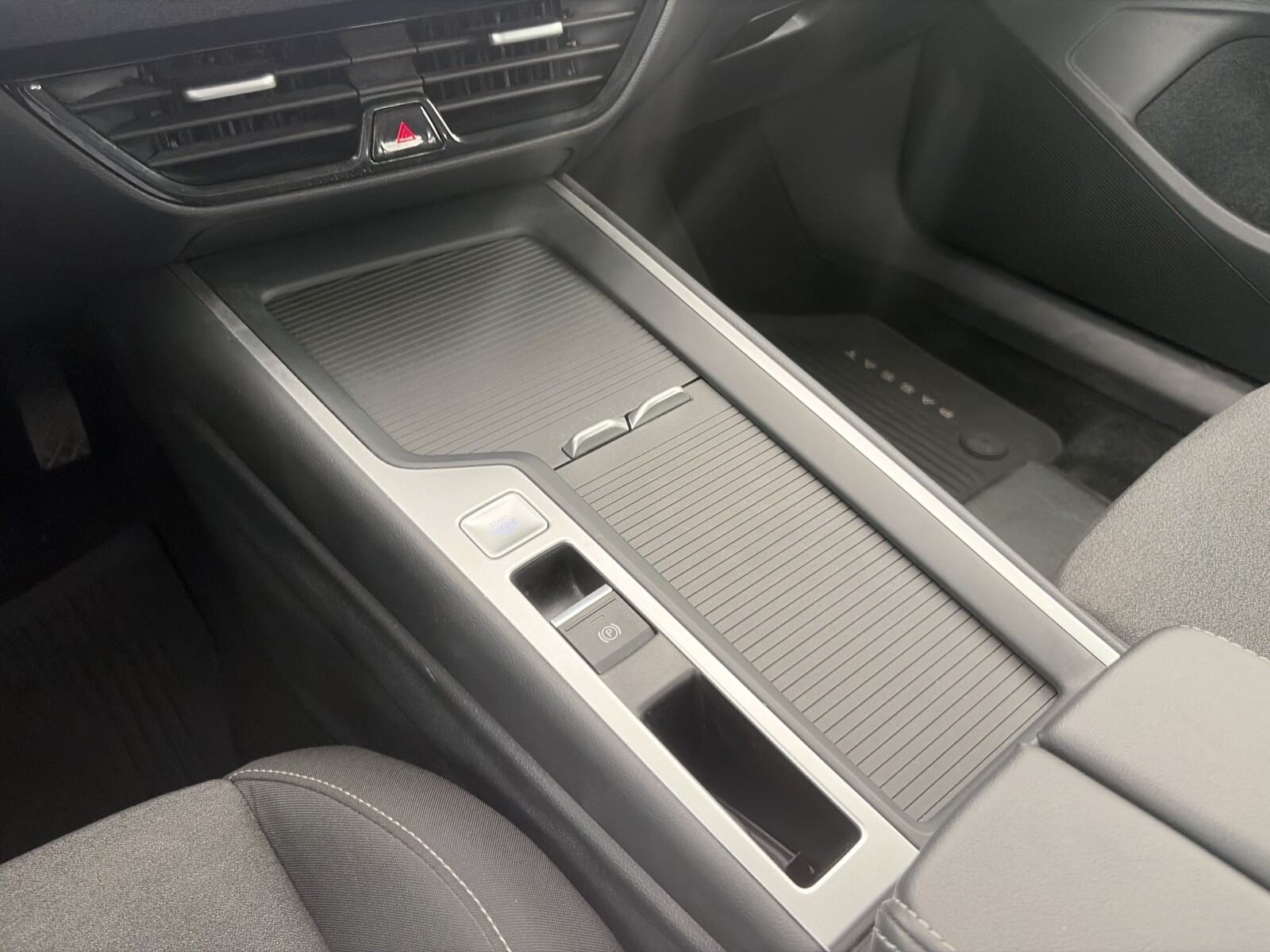 Volkswagen Passat - zdjęcie 15