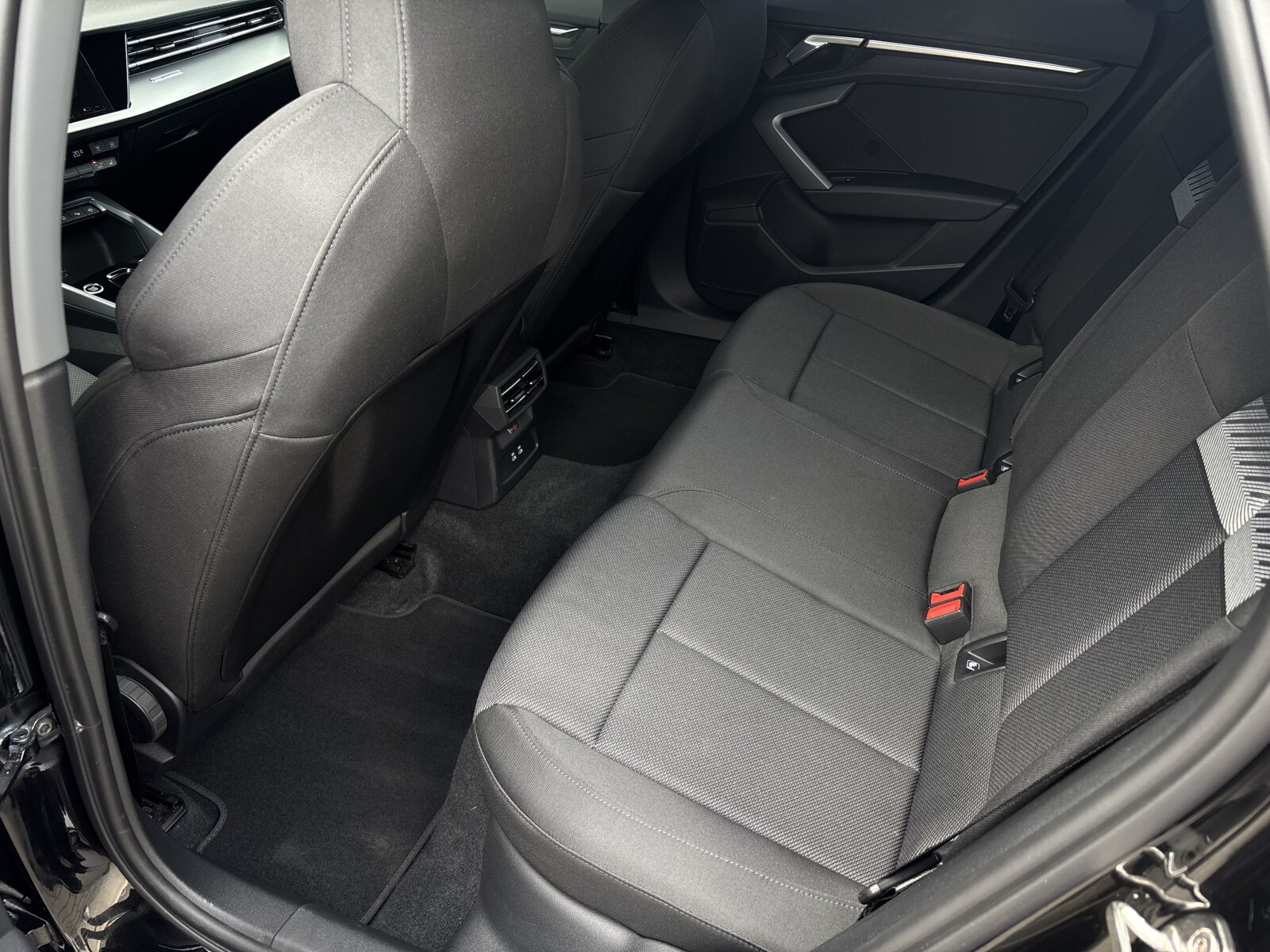 Audi A3 Sportback - zdjęcie 31