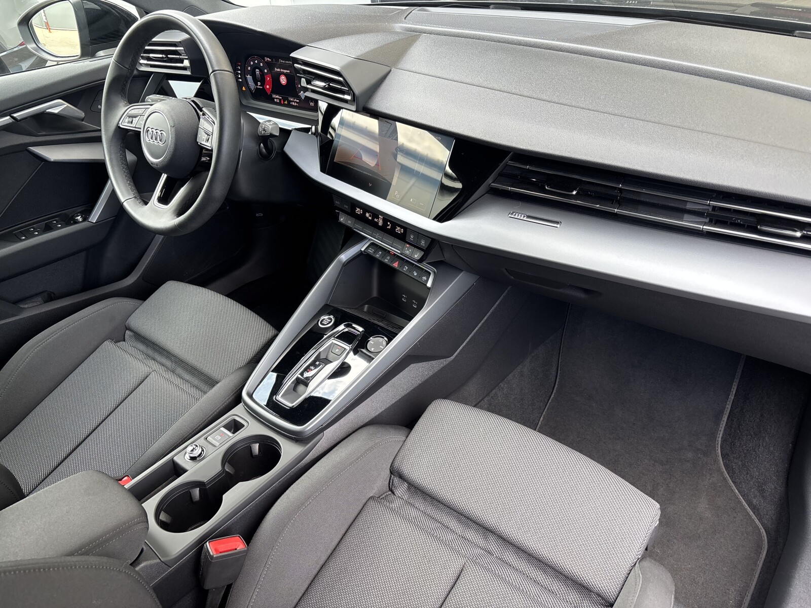 Audi A3 Sportback - zdjęcie 35