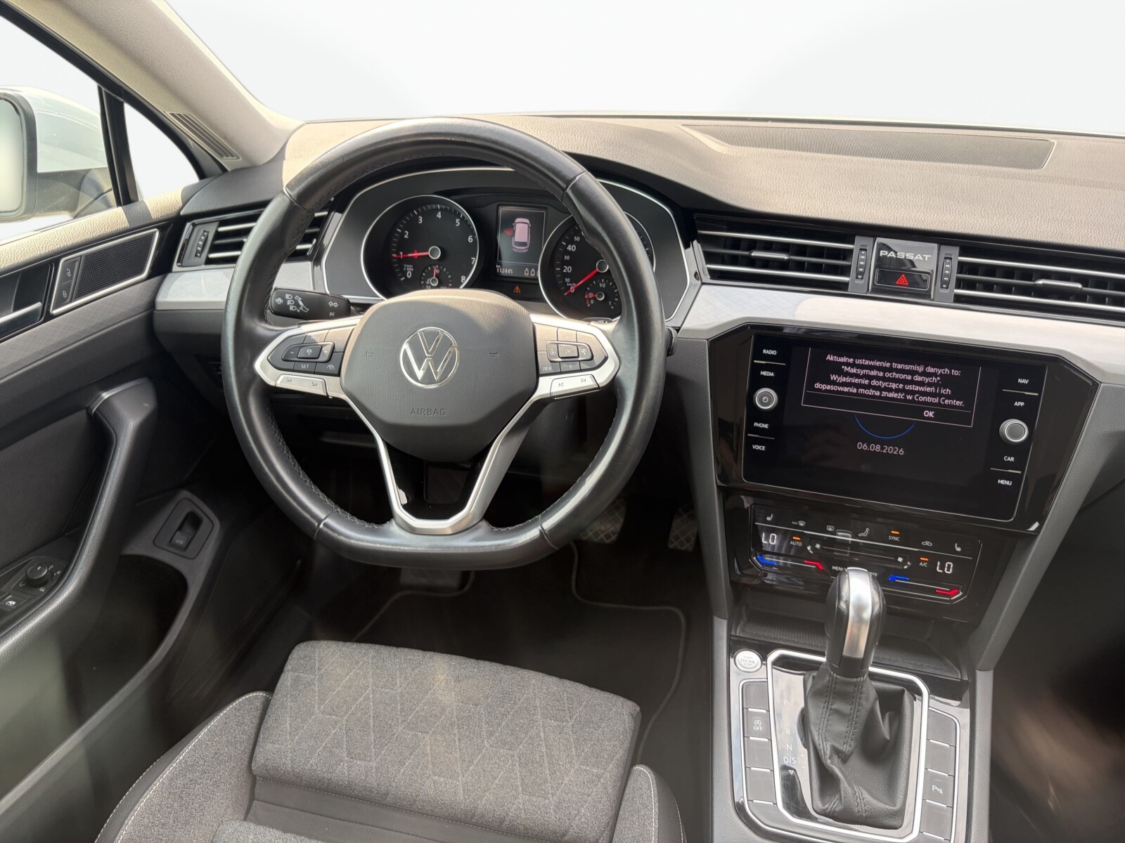 Volkswagen Passat - zdjęcie 11