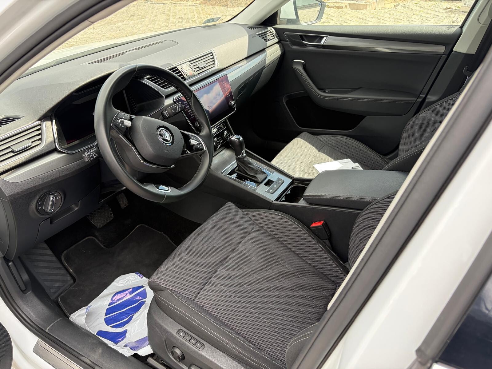 Škoda Superb - zdjęcie 3