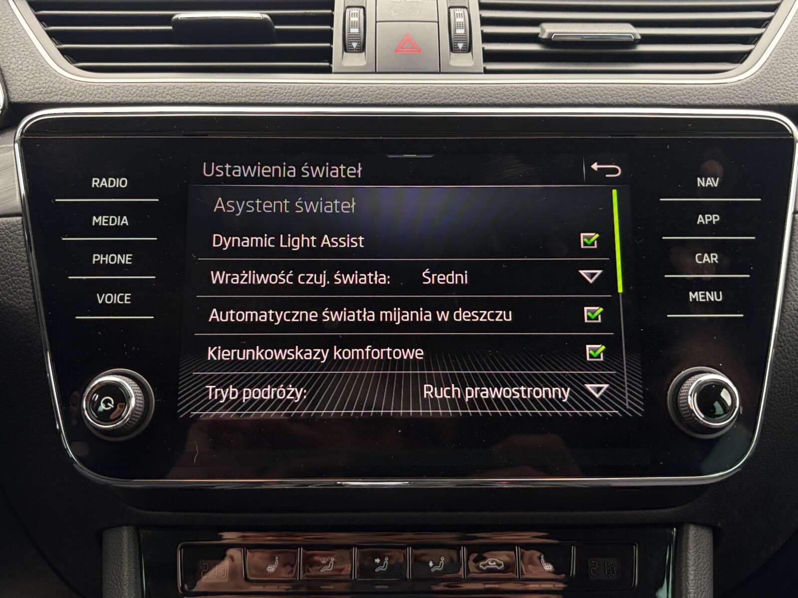 Škoda Superb - zdjęcie 19