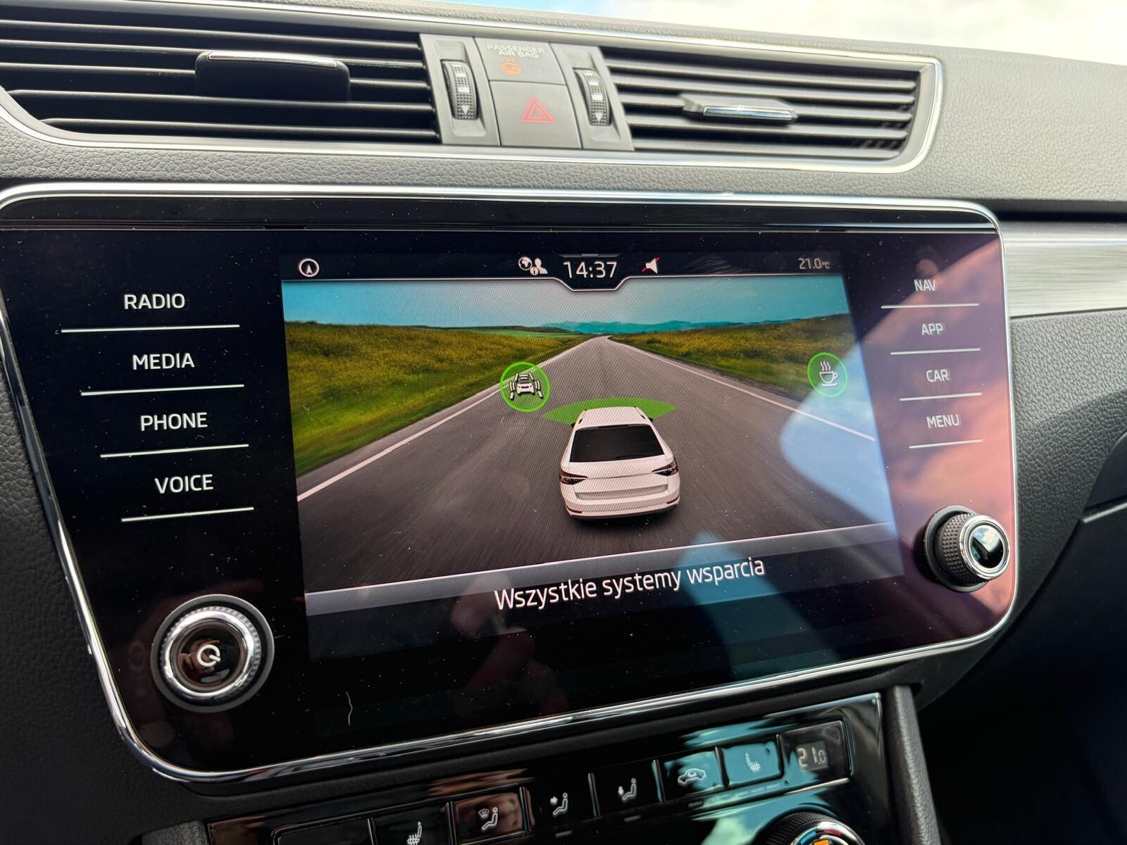 Škoda Superb - zdjęcie 12