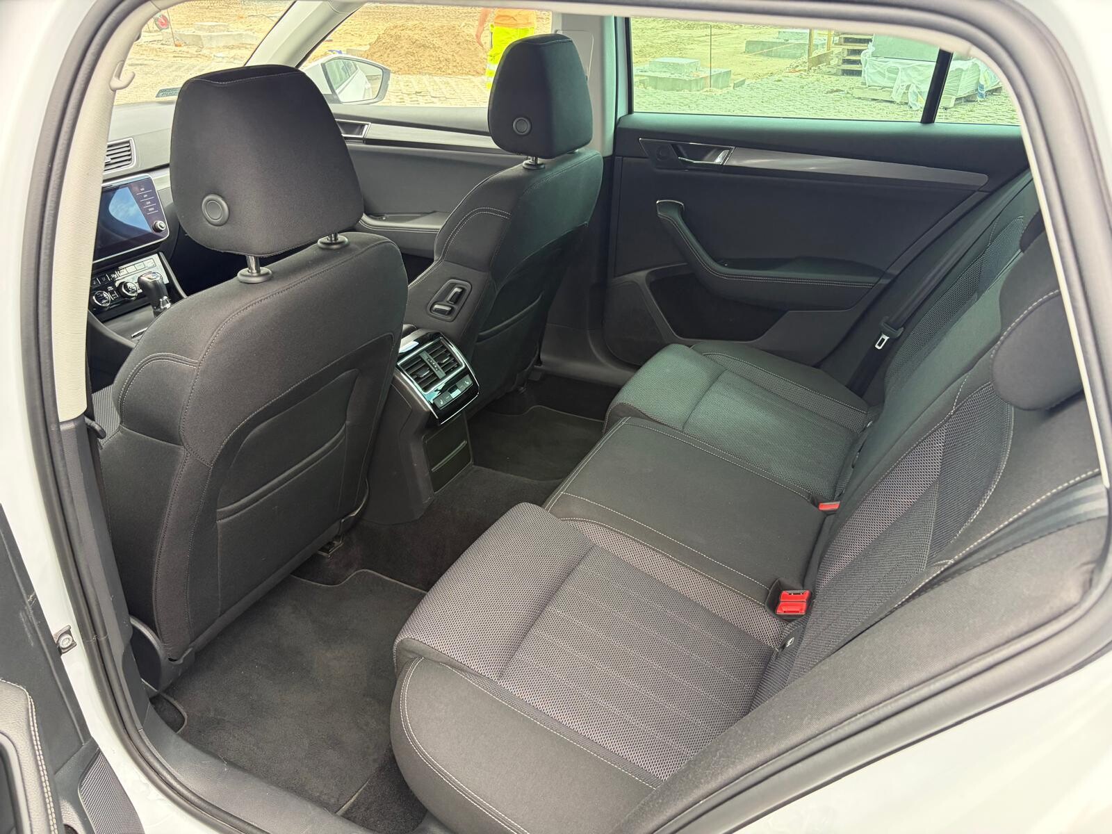 Škoda Superb - zdjęcie 13