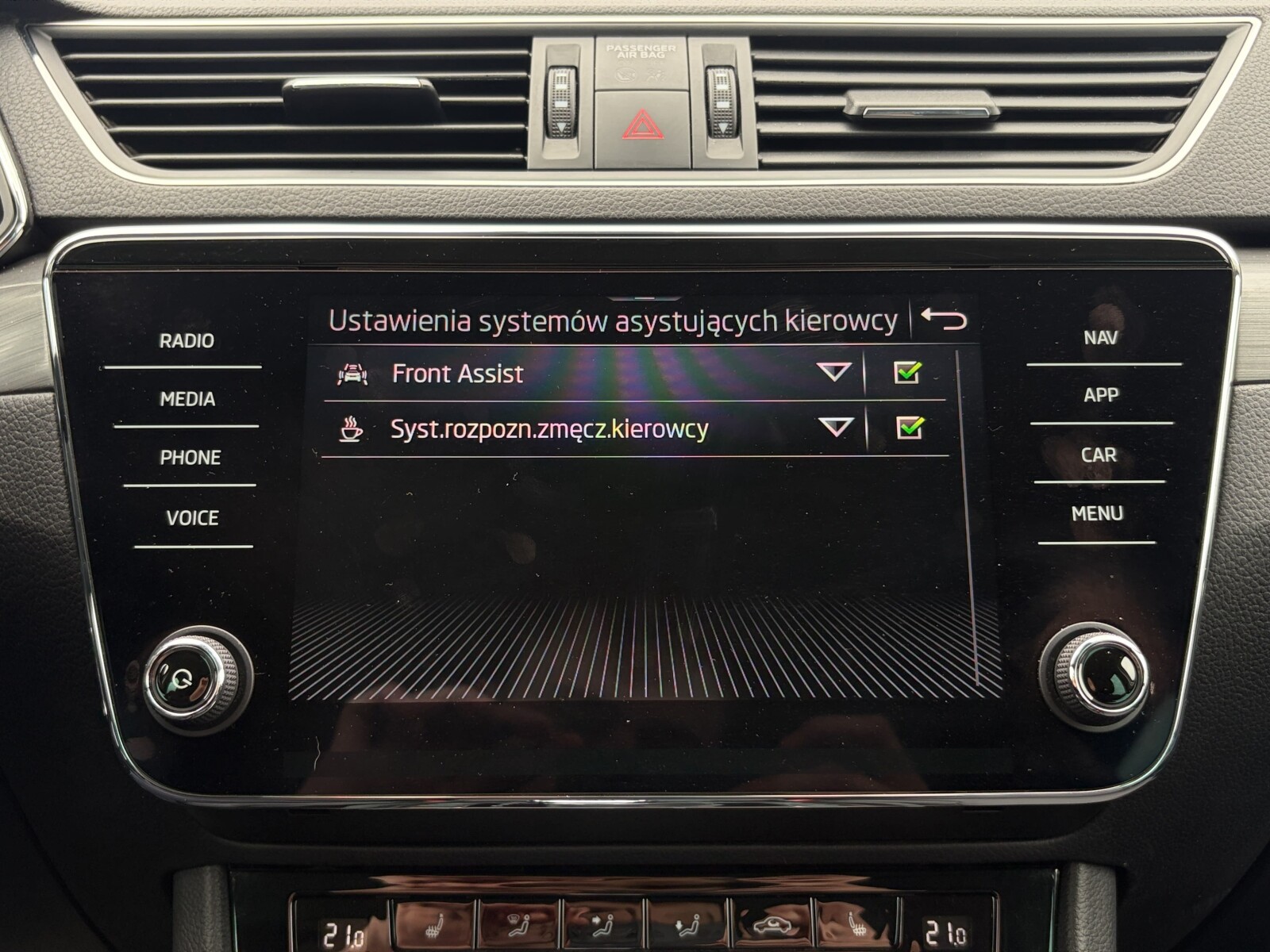 Škoda Superb - zdjęcie 16