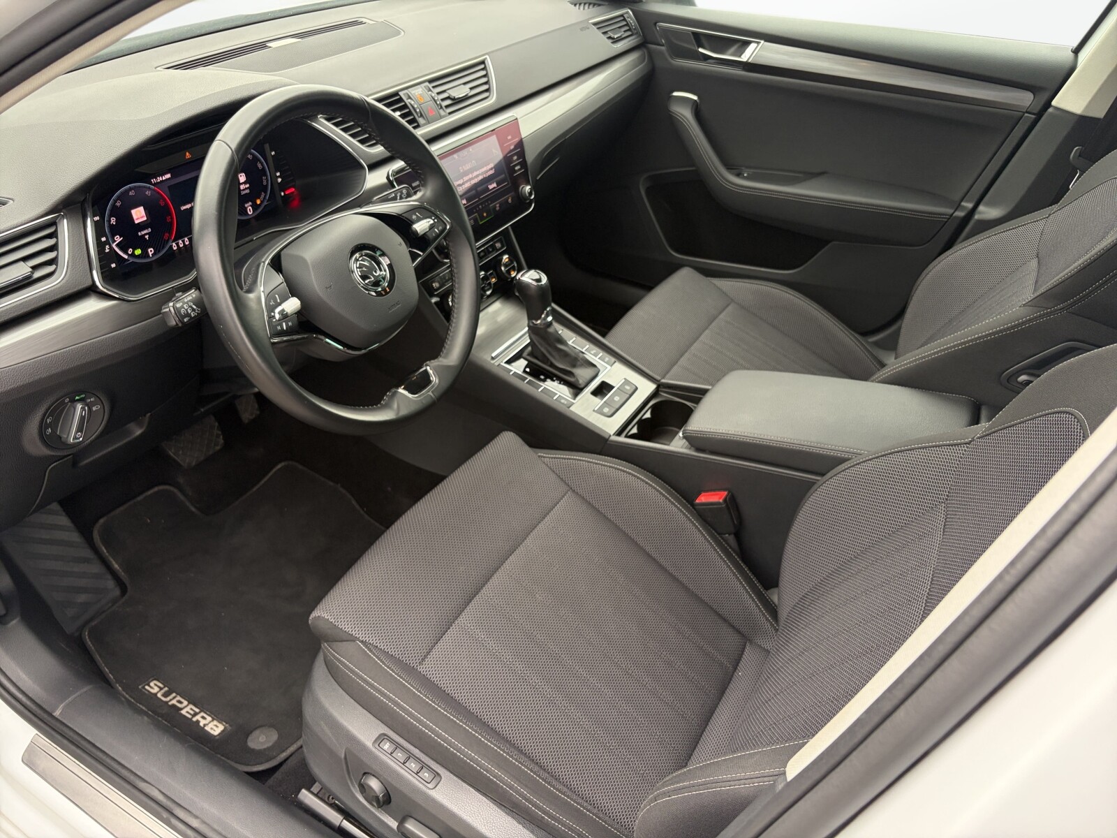 Škoda Superb - zdjęcie 9