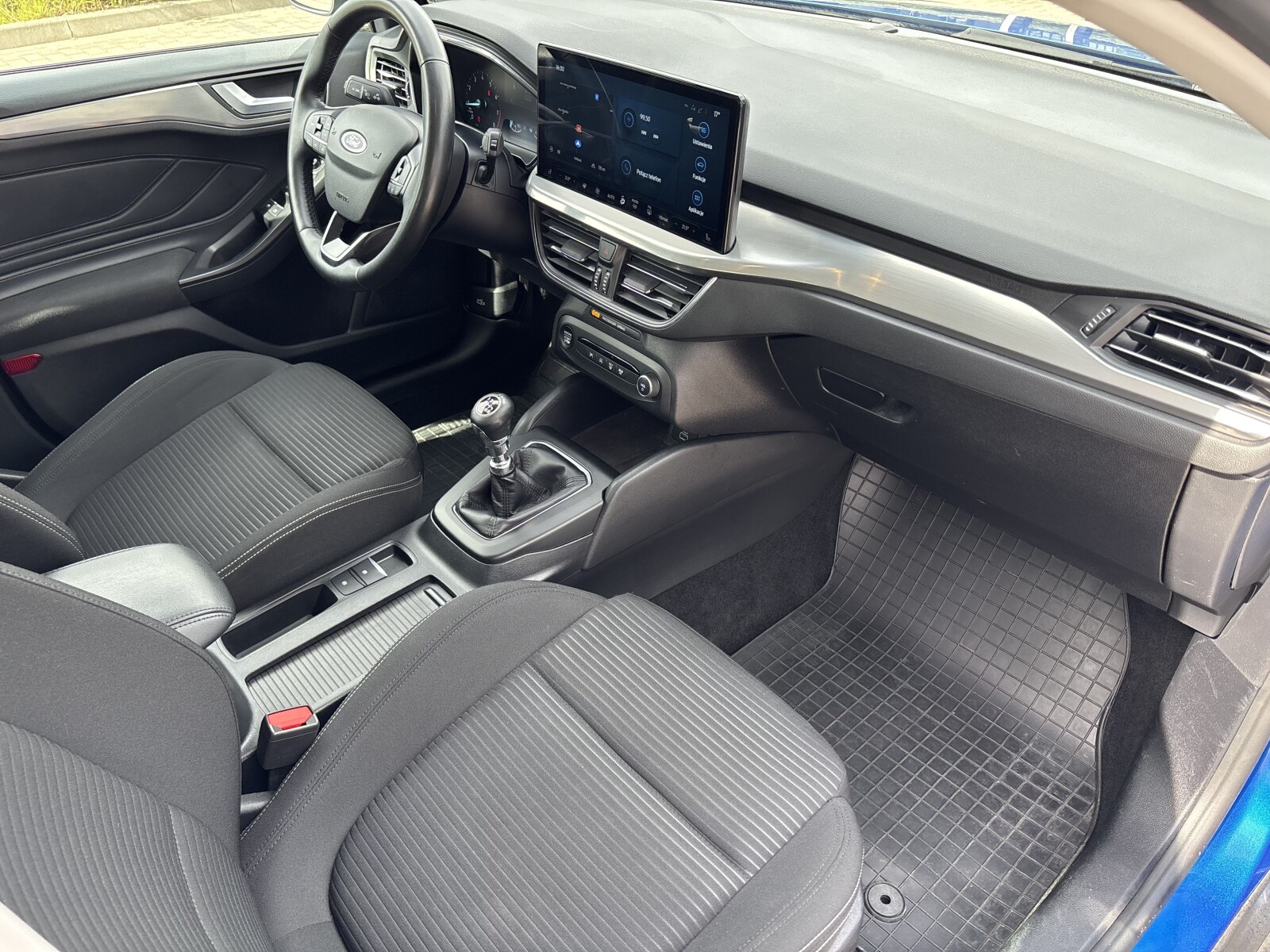 Ford Focus - zdjęcie 18