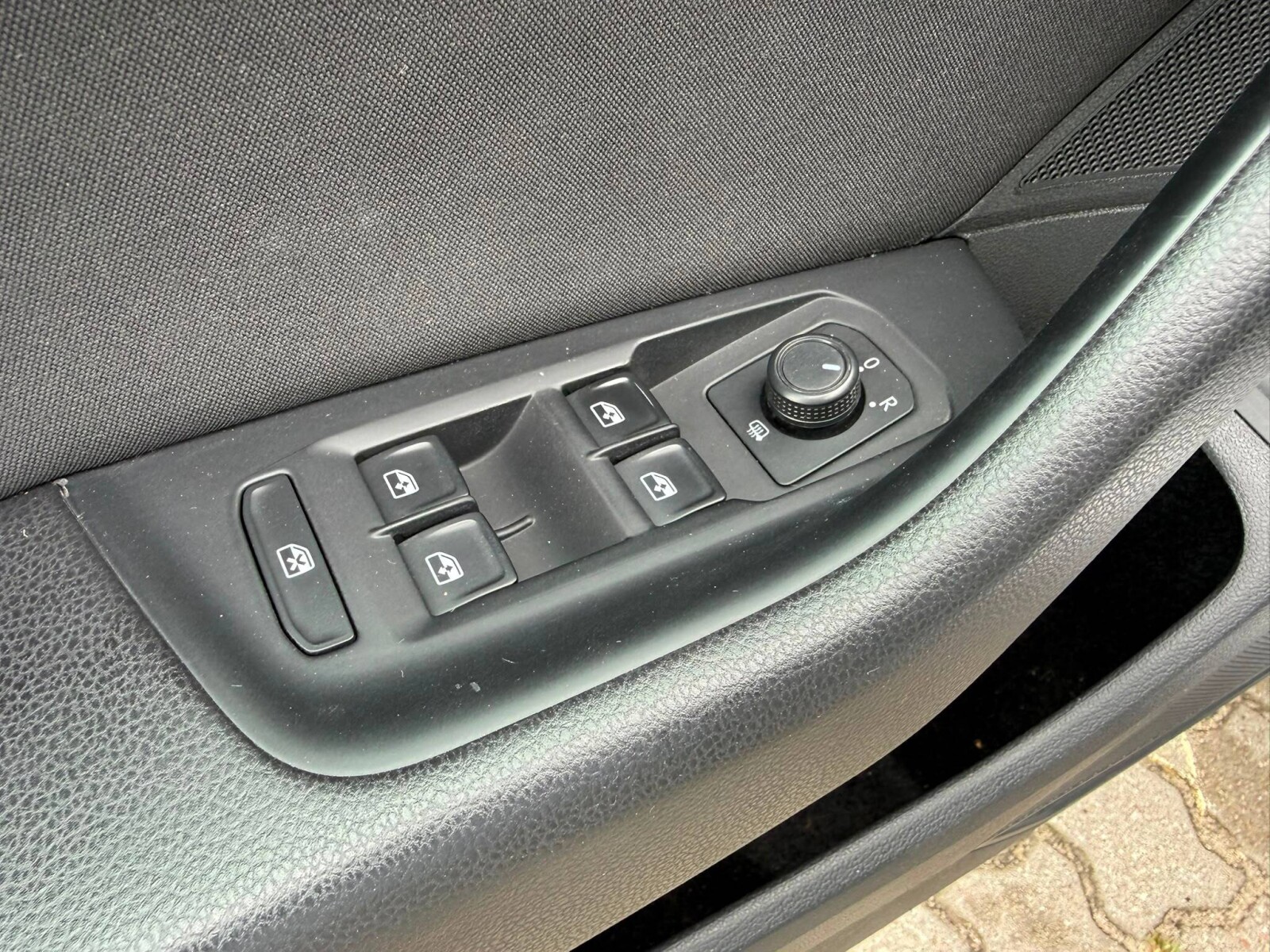 Volkswagen Passat - zdjęcie 31