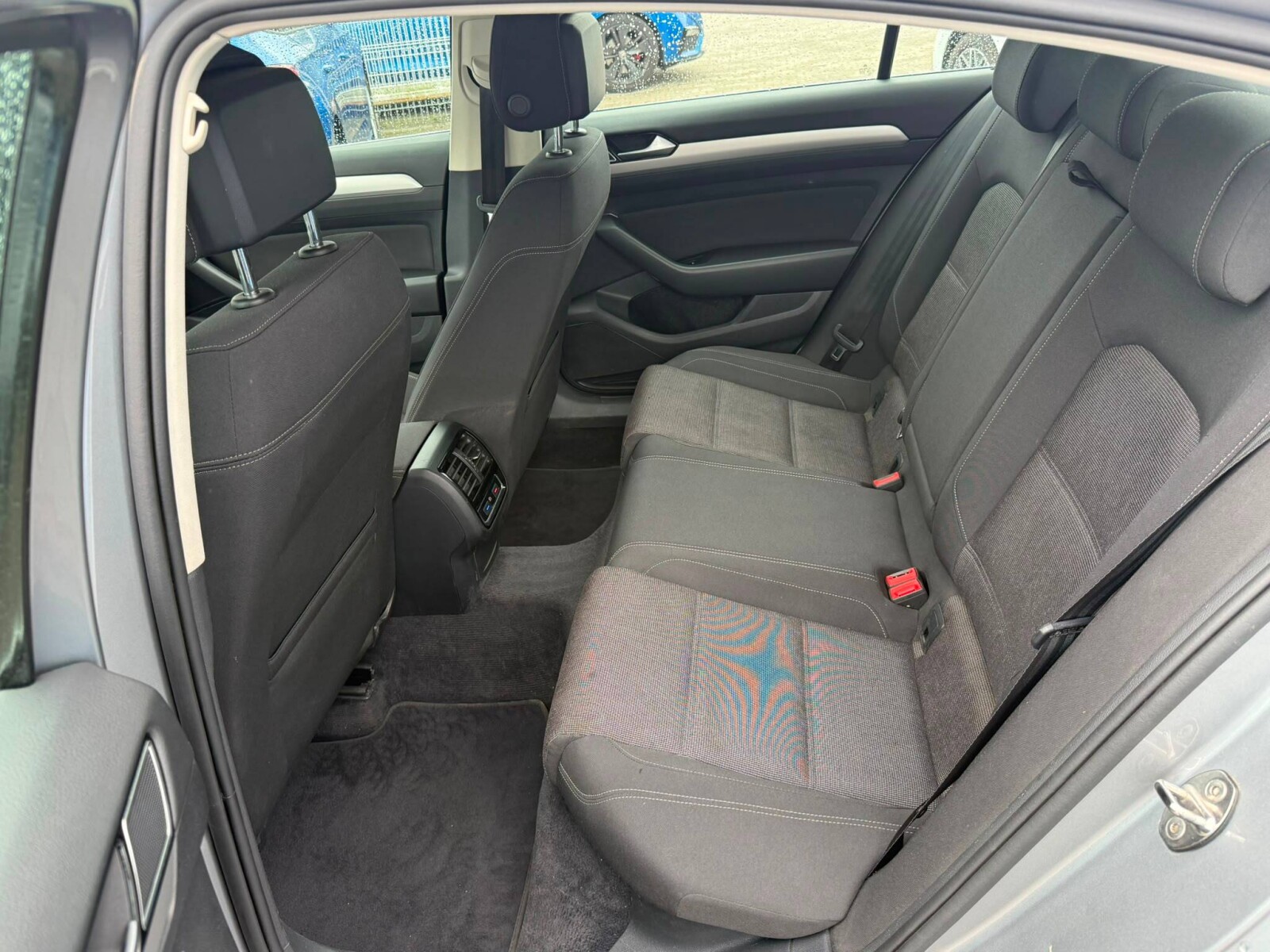 Volkswagen Passat - zdjęcie 13