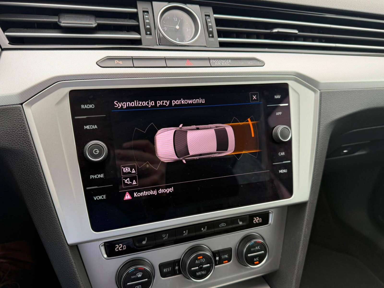 Volkswagen Passat - zdjęcie 28