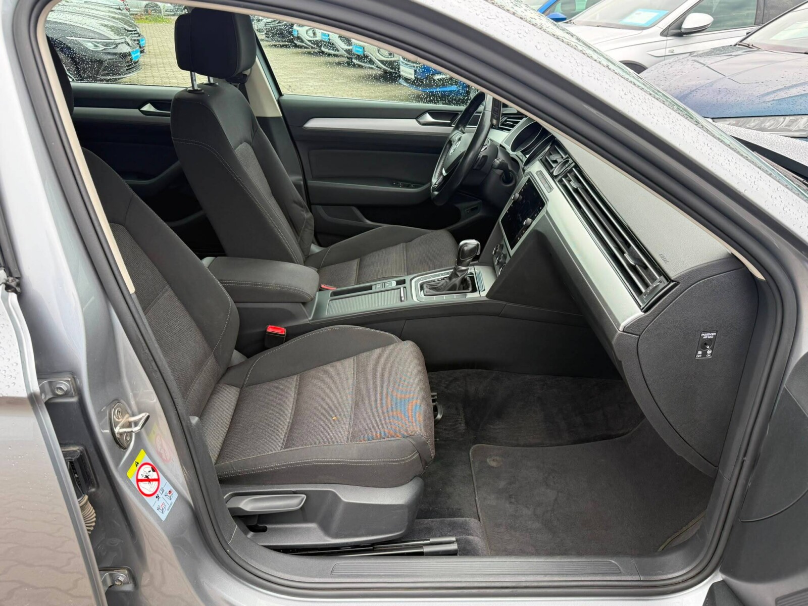 Volkswagen Passat - zdjęcie 14