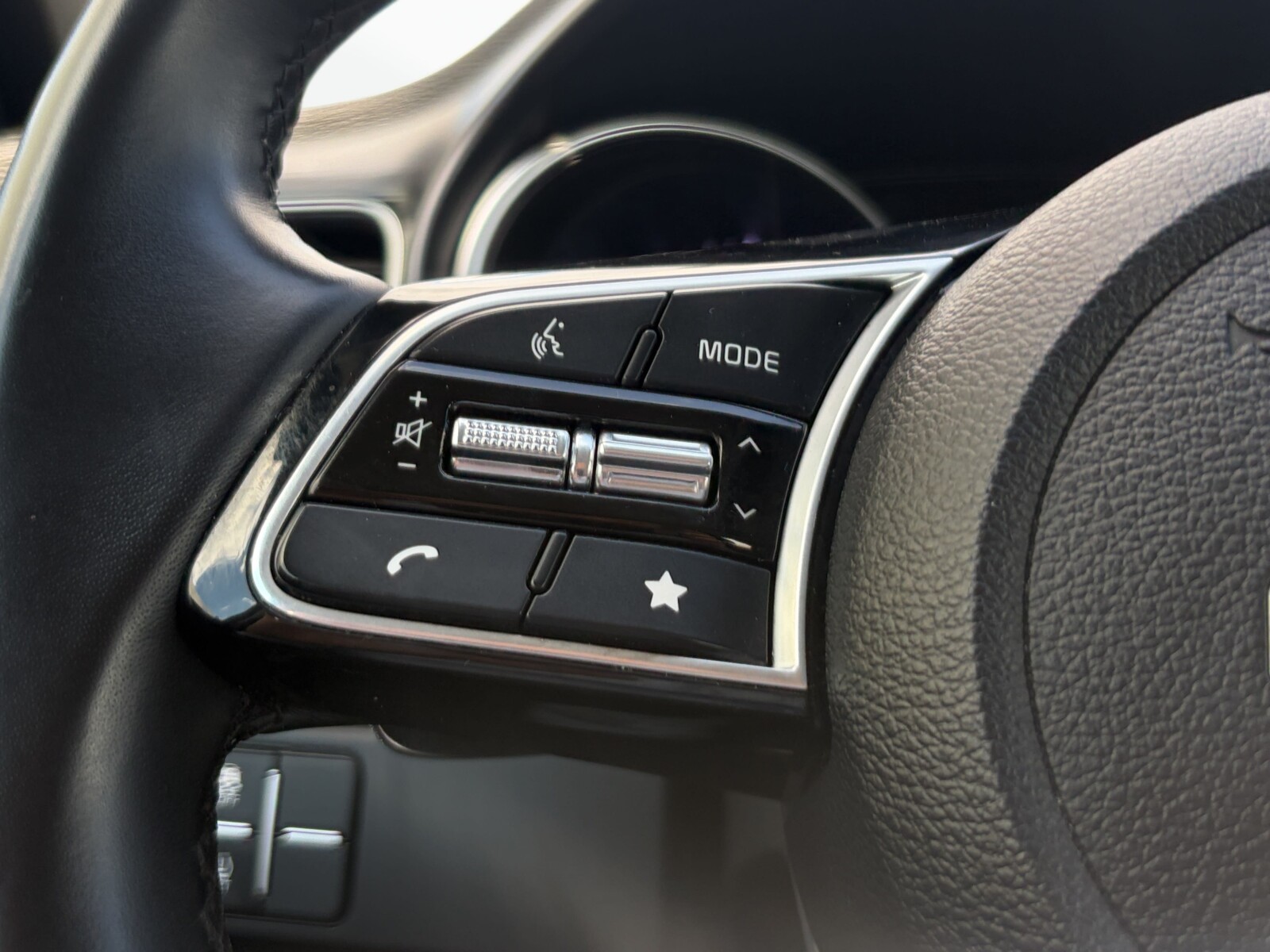 Kia Ceed - zdjęcie 17