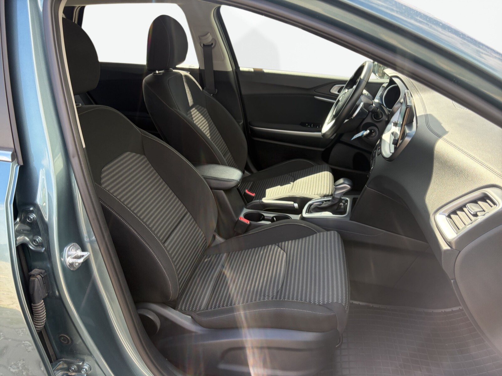 Kia Ceed - zdjęcie 12