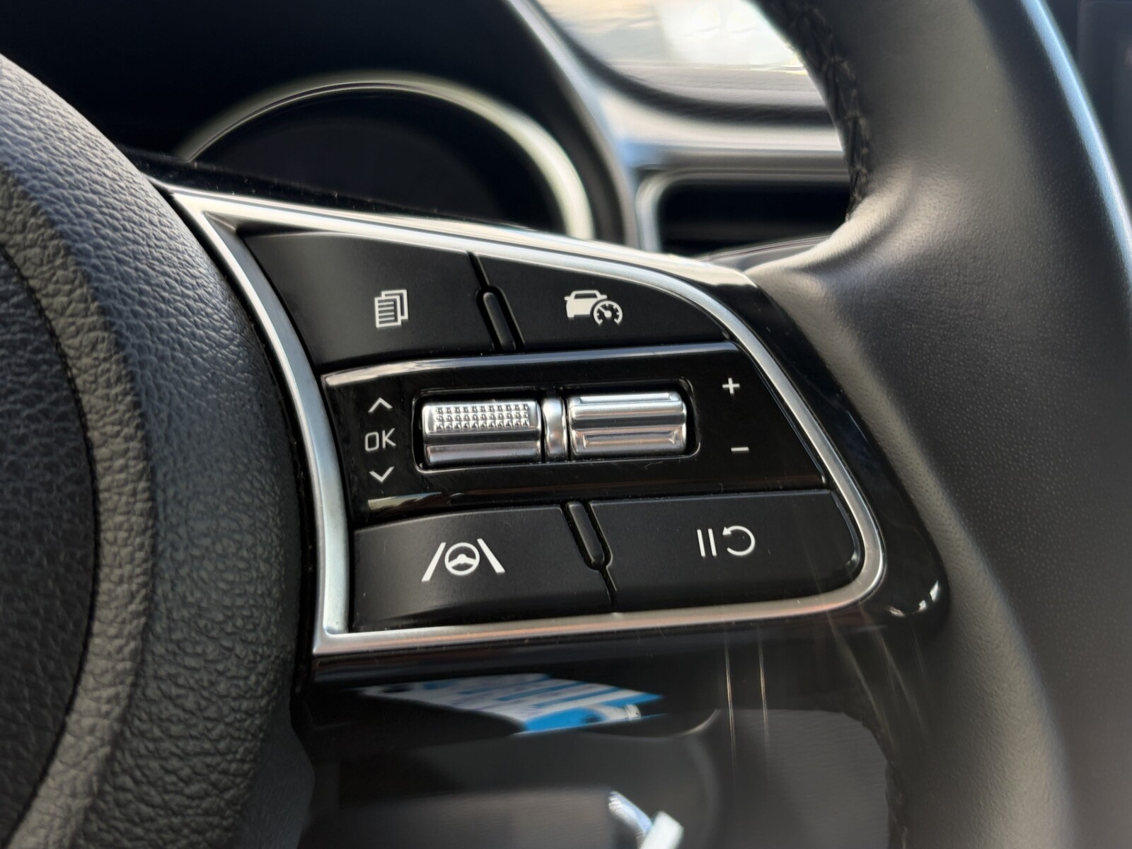 Kia Ceed - zdjęcie 18
