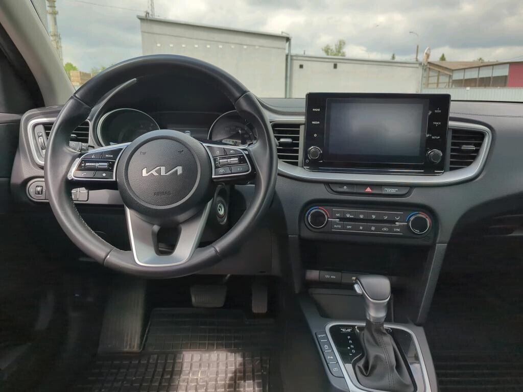 Kia Ceed - zdjęcie 2