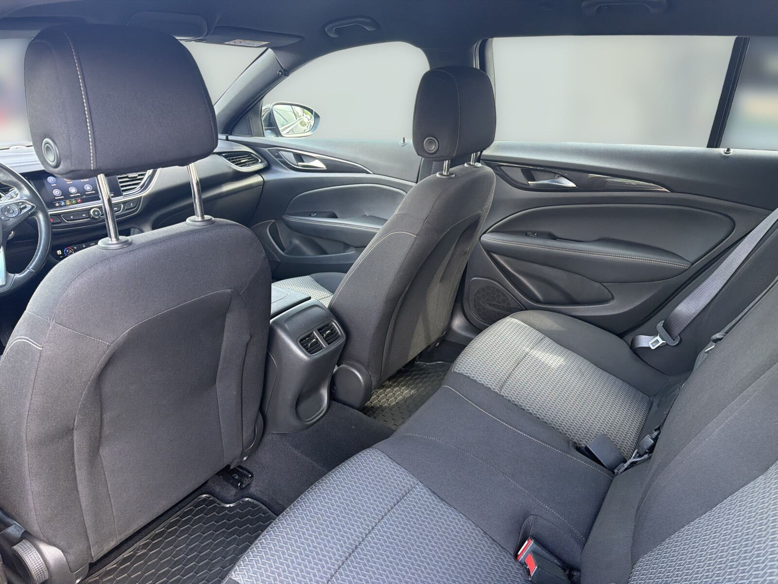 Opel Insignia - zdjęcie 11