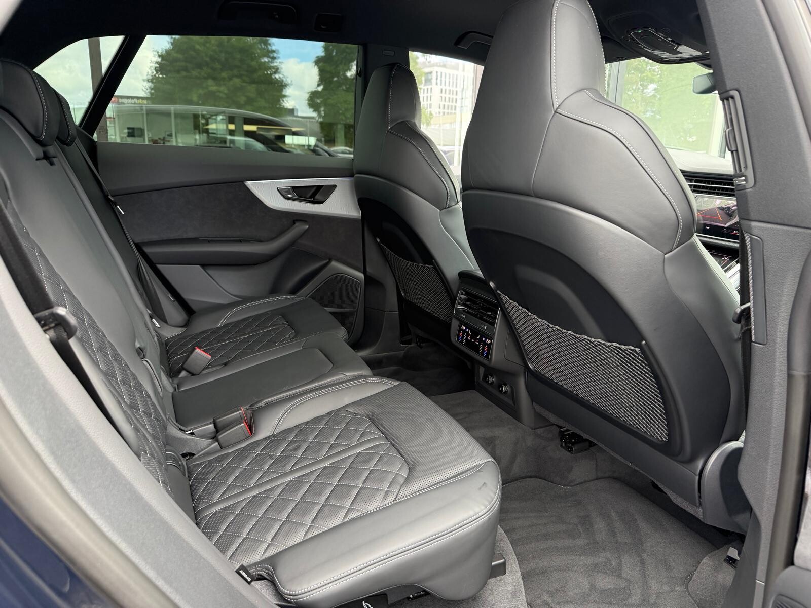 Audi SQ8 - zdjęcie 21