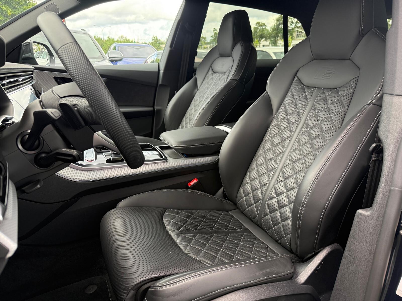 Audi SQ8 - zdjęcie 15