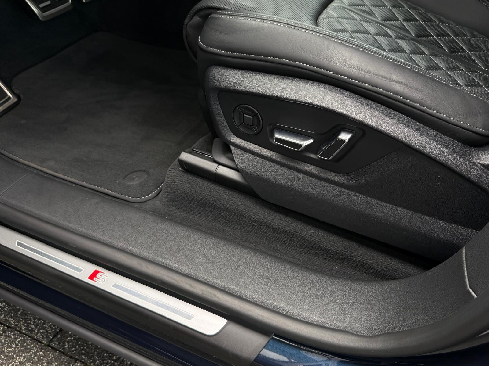 Audi SQ8 - zdjęcie 23
