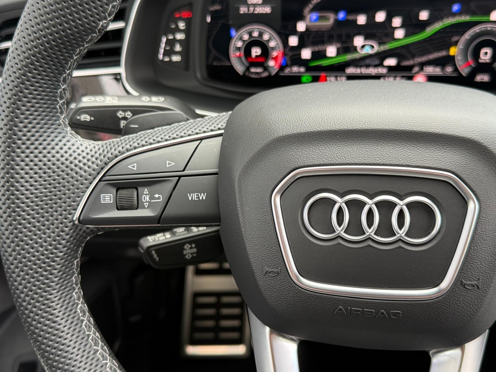 Audi SQ8 - zdjęcie 27